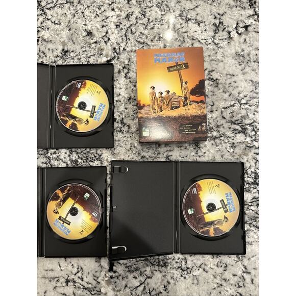 Meerkat Manor - Seasons 1-3 (DVD, 2-Disc Set) - Plus Flower of the Kalahari Book - Picture 5 of 12